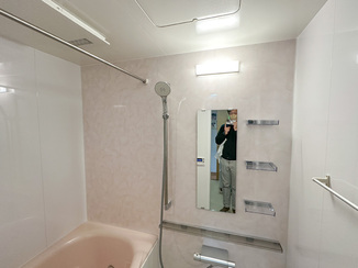 バスルームリフォーム 使い勝手の良いバスルームと、リモコンが便利なトイレ