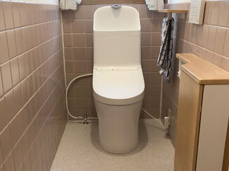 トイレリフォーム お手入れがしやすい一体型便器のトイレ