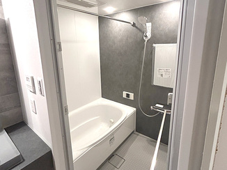 バスルームリフォーム グレーを基調に和と洋を調和させたマンション