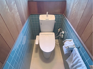 トイレリフォーム タイル床からクッションフロアに、掃除しやすくなったトイレ