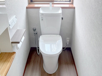 トイレリフォーム 明るく清潔感のあるレストルーム